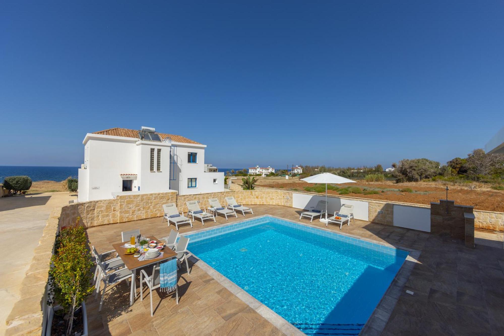 Diana Seaside Villas โพมอส ห้อง รูปภาพ