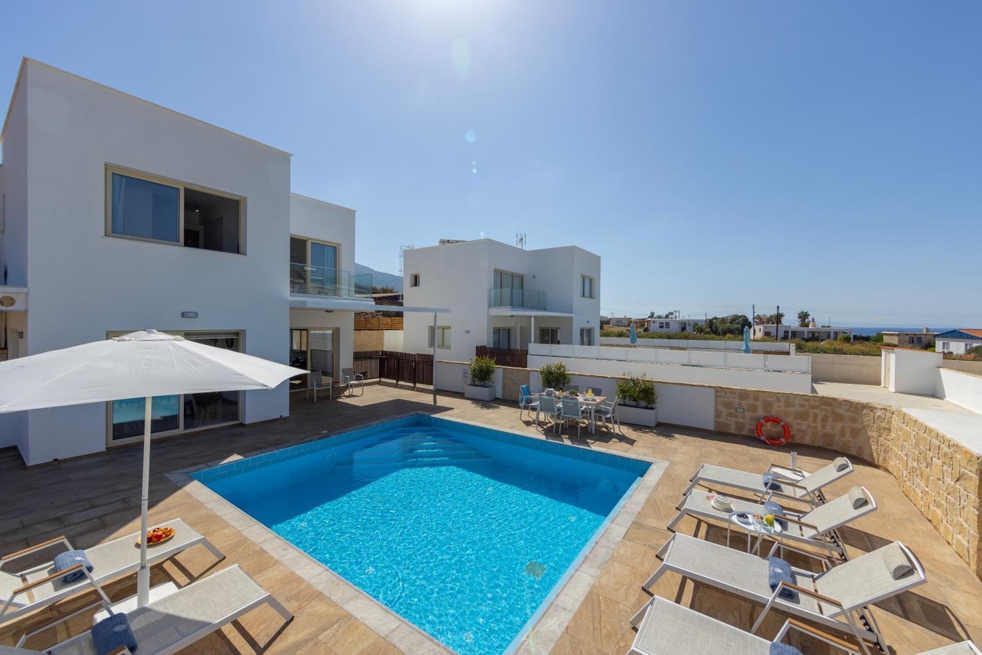 Diana Seaside Villas โพมอส ภายนอก รูปภาพ