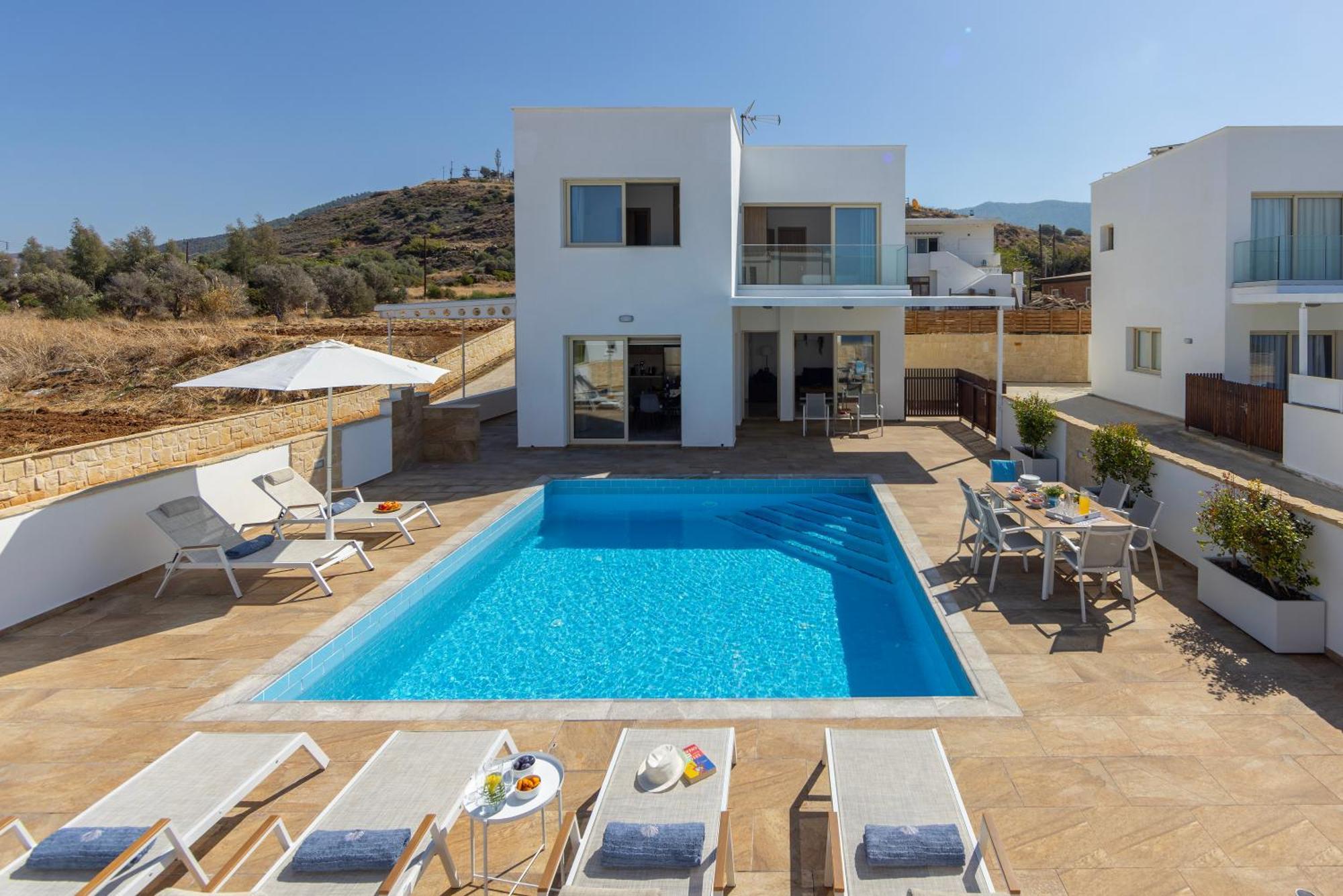 Diana Seaside Villas โพมอส ภายนอก รูปภาพ