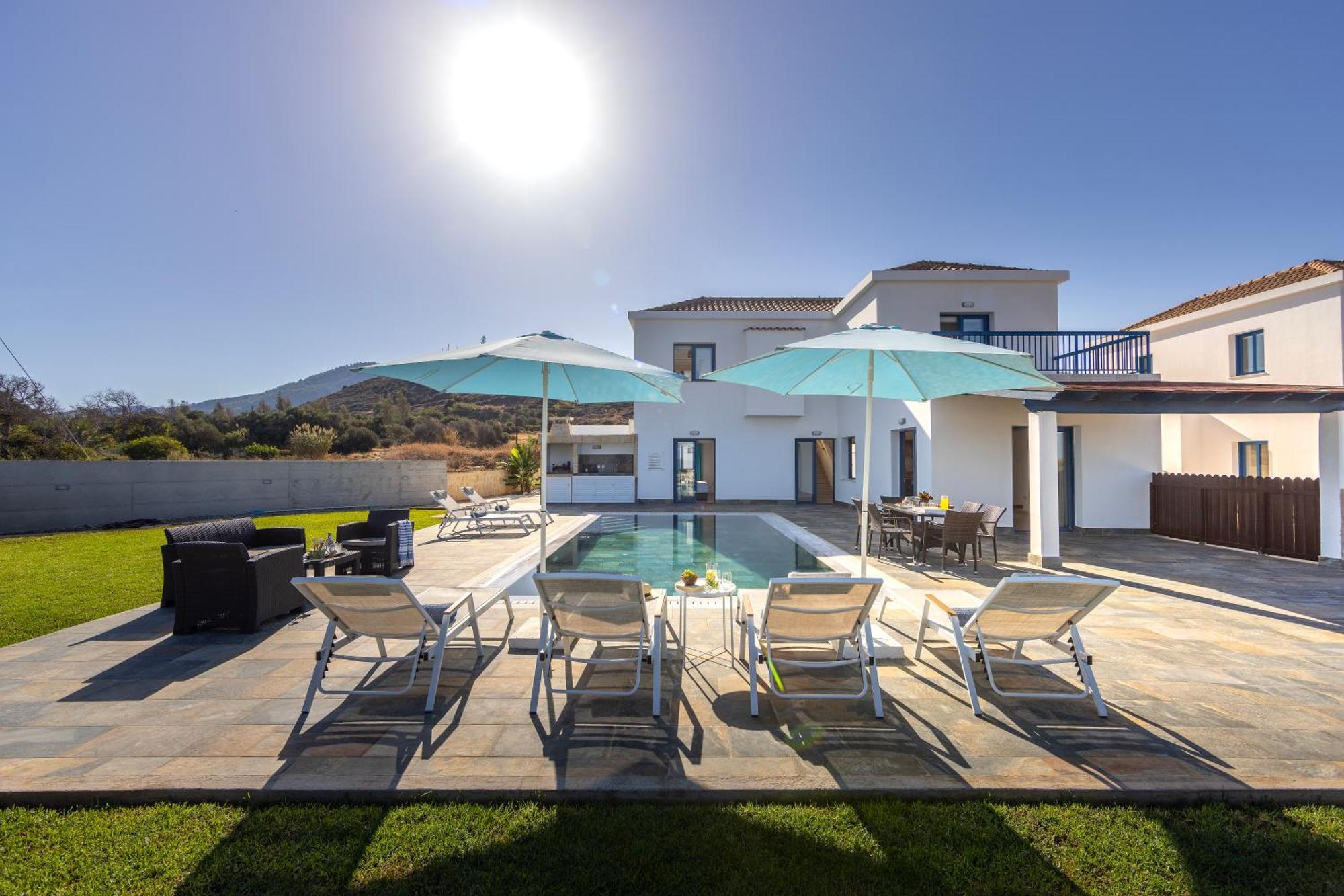 Diana Seaside Villas โพมอส ภายนอก รูปภาพ
