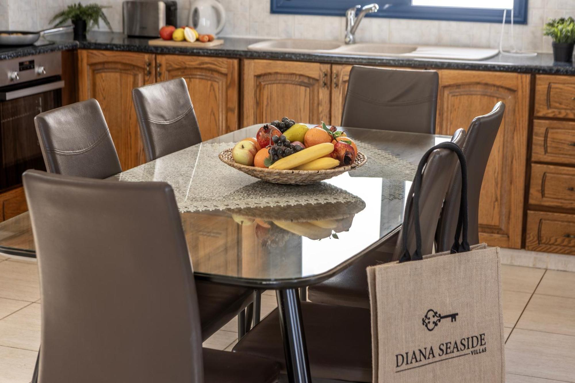 Diana Seaside Villas โพมอส ภายนอก รูปภาพ
