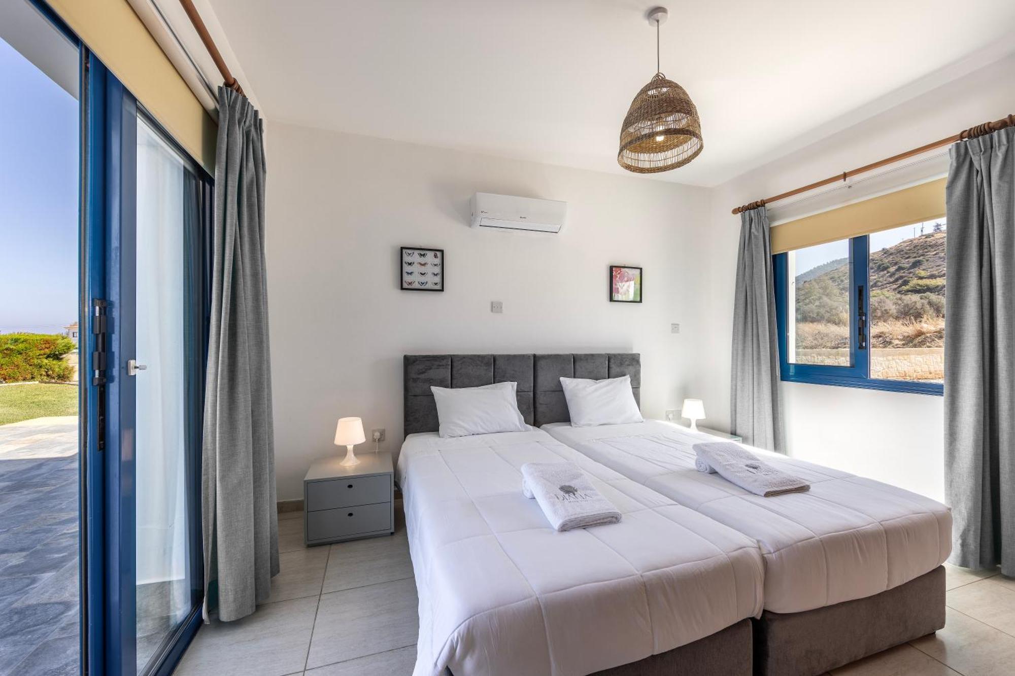 Diana Seaside Villas โพมอส ภายนอก รูปภาพ